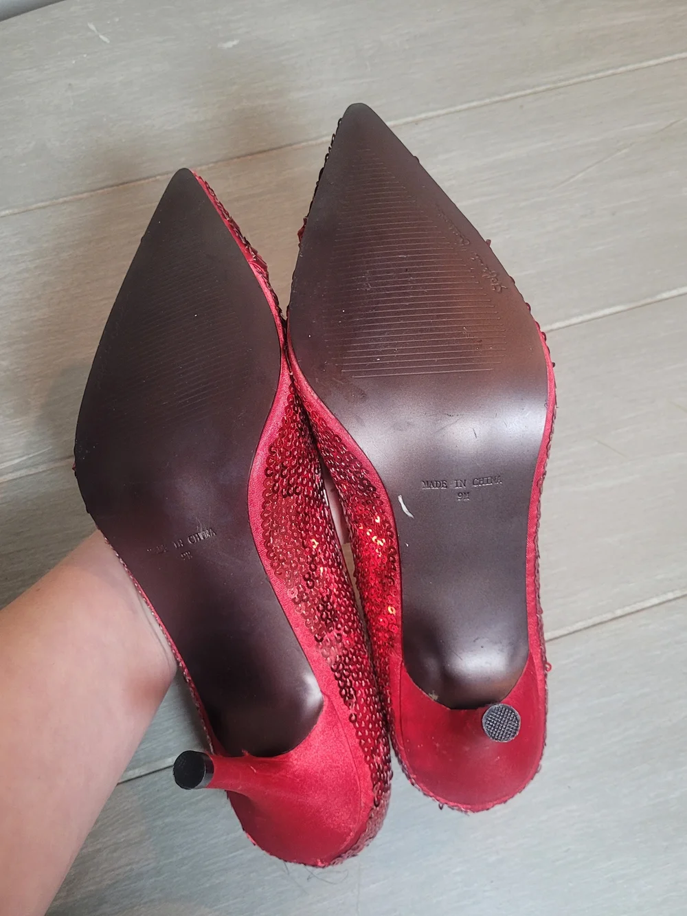 Ruby Slippers Red Sequin Pointed-Toe Women's Heels Size 9